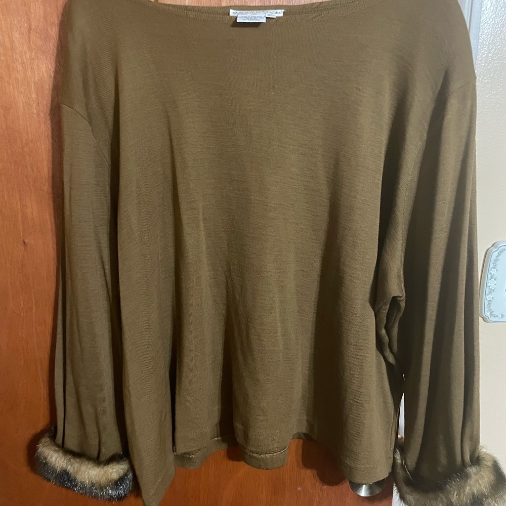Women’s Sweater